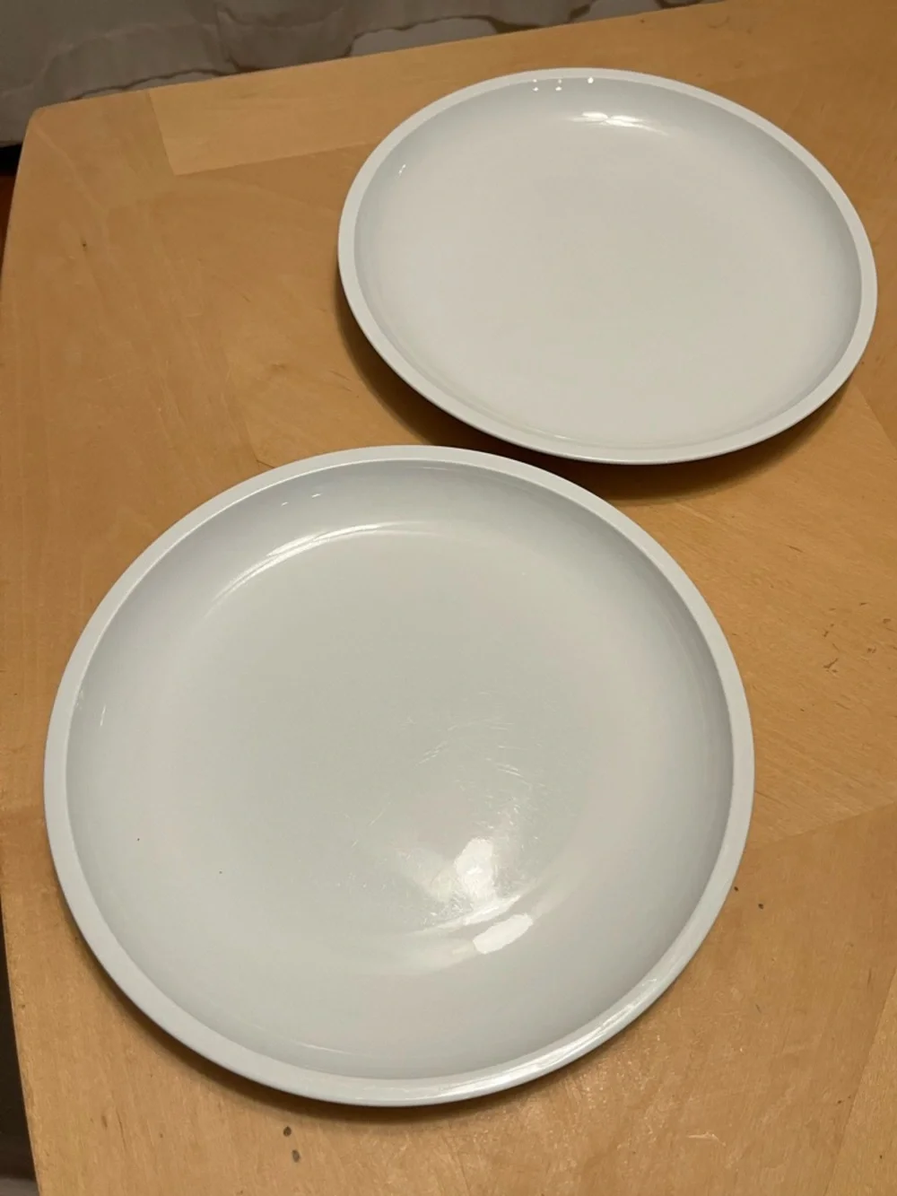 Crate & Barrel White Ceramic Dinner Plates – Set of 2